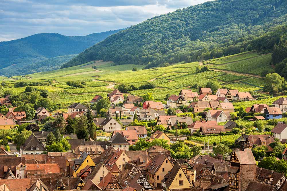 Mémoires d'un village : Riquewihr, village emblématique d'Alsace. 